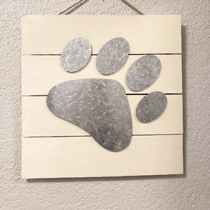 Cute paw print picture